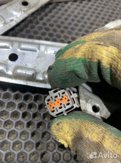 Стеклоподъемник задний правый FX 35 S50 Инфинити