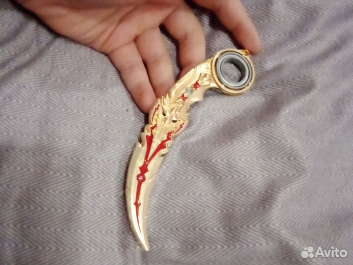 Не настоящий нож длина 13 см ширина два основны2см