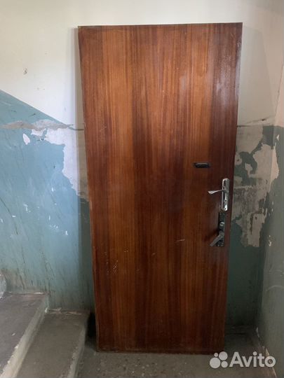 Дверь входная деревянная бу
