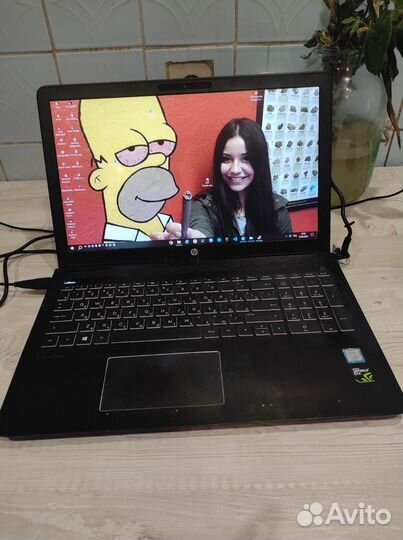 Продаю игровой ноутбук HP pavilion