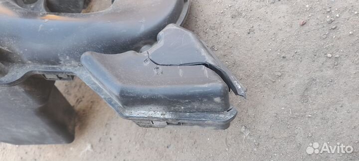 Резонатор фильтра KIA Rio 4 С дефектами