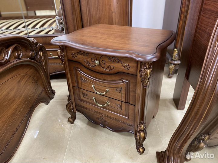 Спальный гарнитур