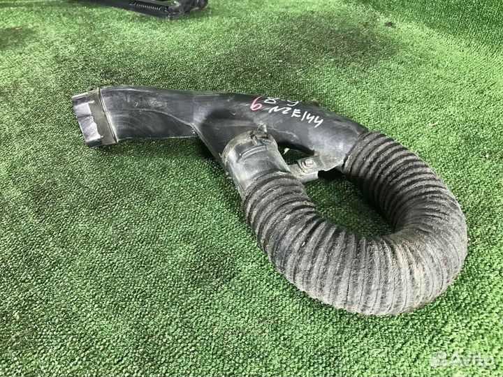 Воздухозаборник toyota corolla axio NZE144 1NZ-FE 2 007