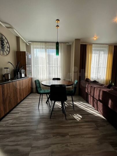 2-к. квартира, 67,3 м², 1/25 эт.