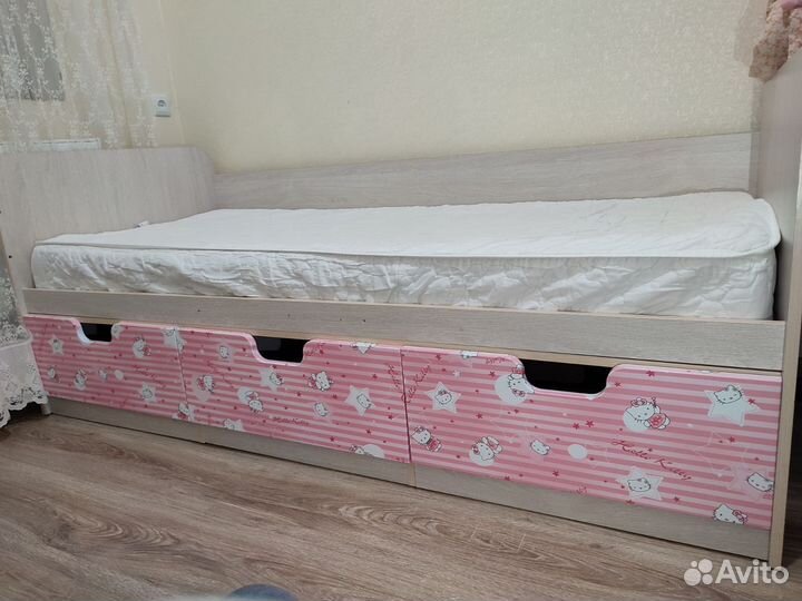 Продам детскую кровать бу