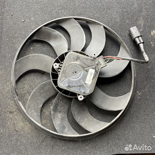 Вентилятор ож с лопостью BMW F20 F30 F32