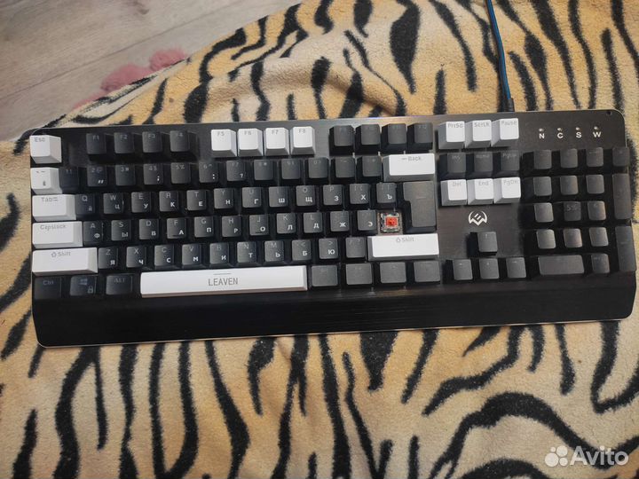 Игровая механическая клавиатура