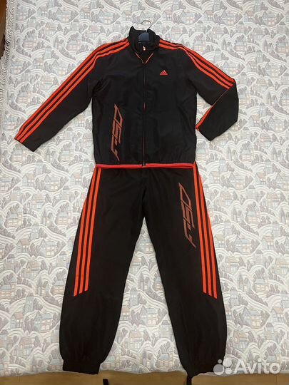 Спортивный костюм adidas