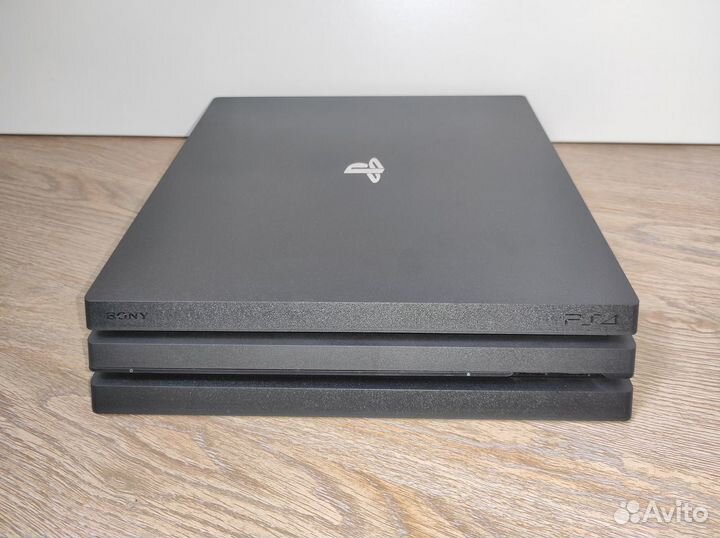 PS4 Pro 1Tb 7208/7216B (В идеале)