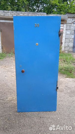 Металлическая дверь бу