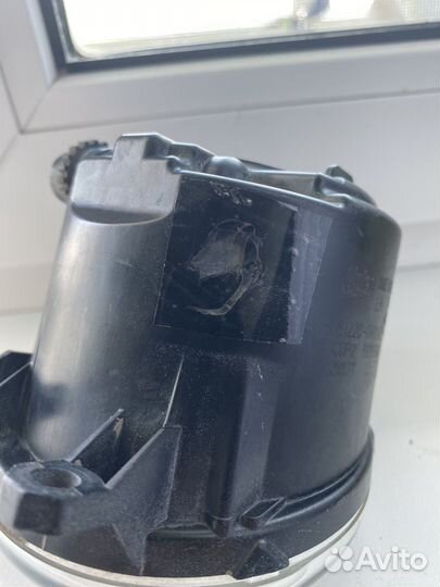 Противотуманная фара левая Toyota 81220-0W040