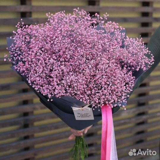 Гипсофила в букете, в коробке