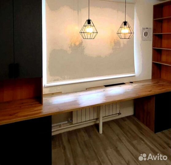 Рабочая зона в углу у окна