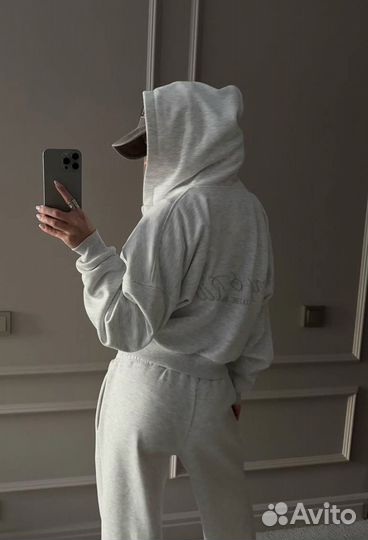 Костюм женский