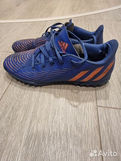 Футбольные бутсы Adidas