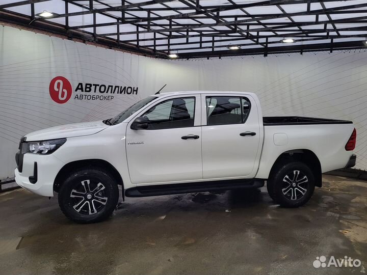 Toyota Hilux 2.4 МТ, 2022, 25 км
