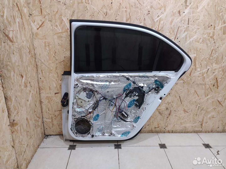 Дверь задняя правая Skoda Rapid