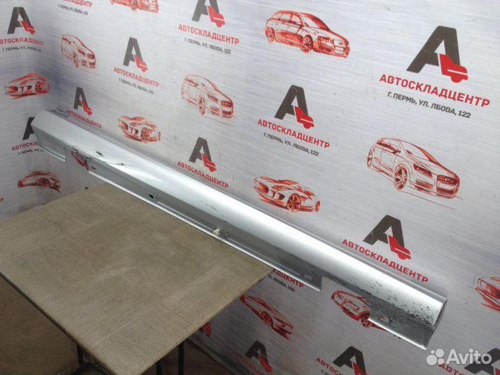 Накладка порога кузова - наружная облицовка правая