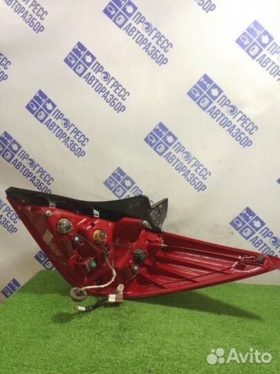 Фонарь задний левый Nissan Tiida хэтчбек 1.6