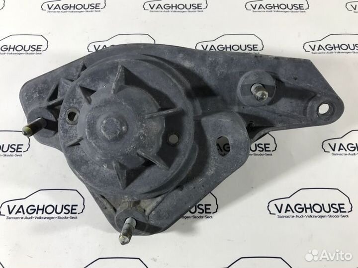 Кронштейн амортизатора правый Audi A8 D2 4D 2001