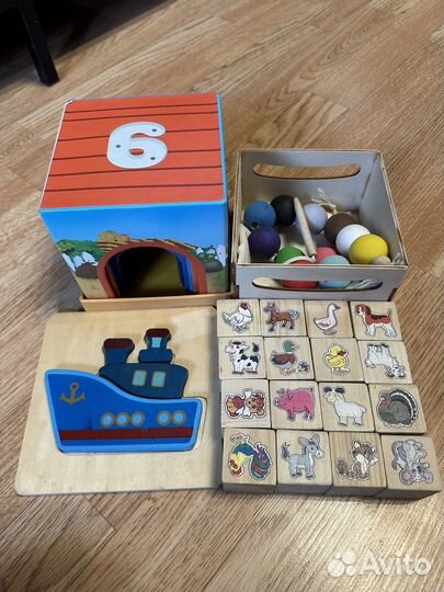 Развивающие игрушки, кубики, пирамидки