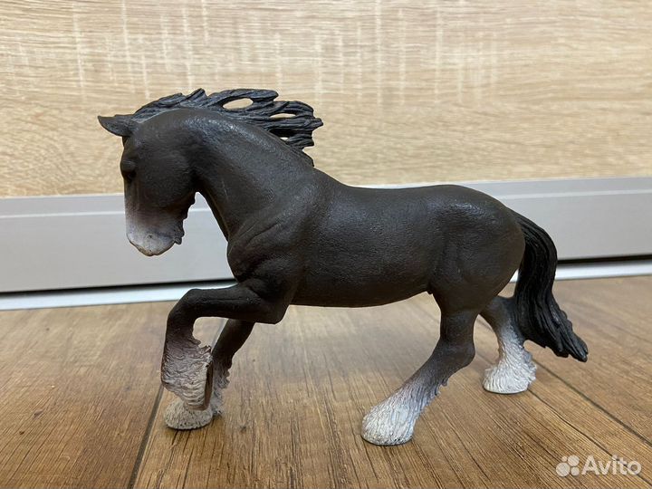Шайрский жеребец Schleich
