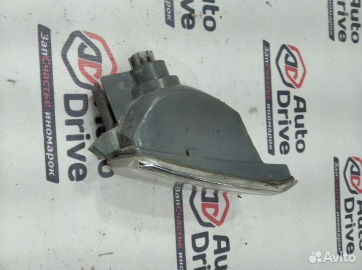 Поворотник передний левый Toyota Rav4 ACA20 1AZ