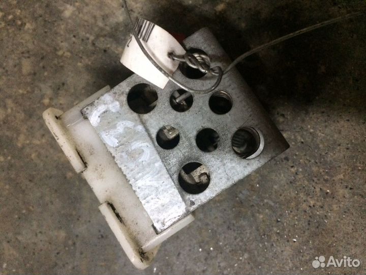 Резистор отопителя Opel Astra H Opel Zafira B