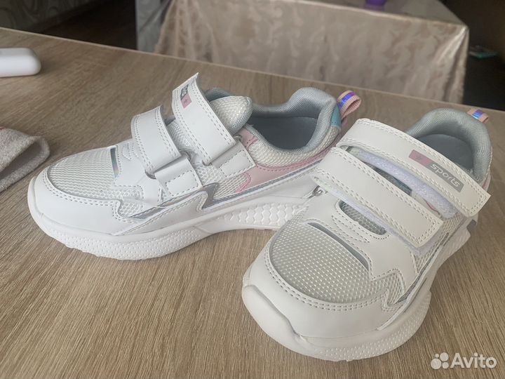 Кроссовки детские