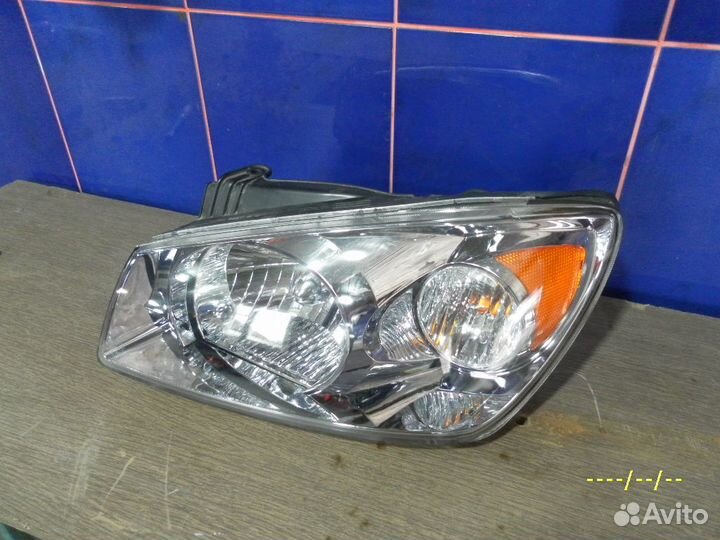 Фара передняя левая Kia Cerato 1