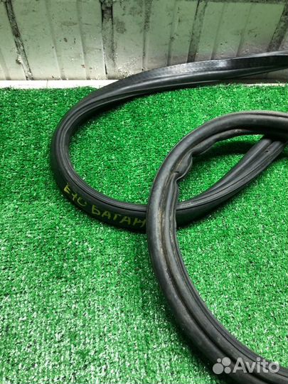 Уплотнитель проема двери багажника Bmw X5 E70 2009