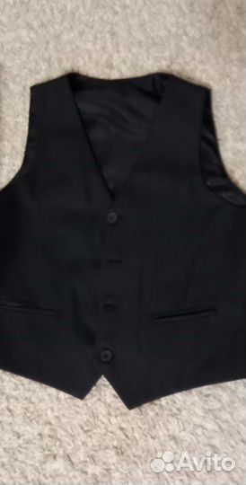 Пиджак,брюки,жилетка размер 146,рубашки,водолазка