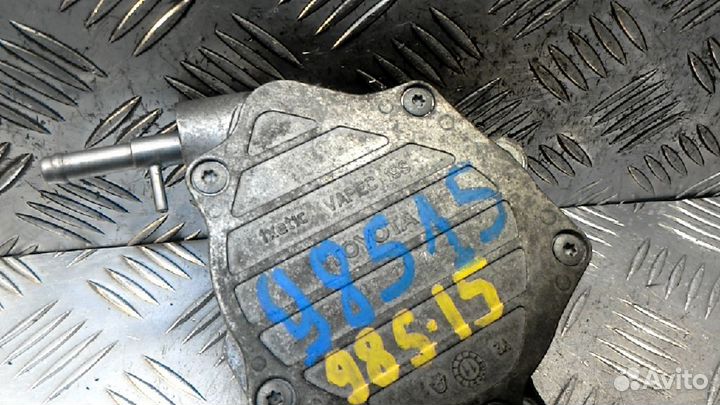 Насос вакуумный Toyota Avensis