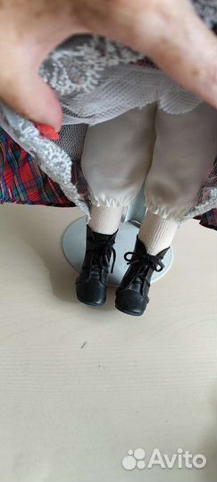 Фарфоровая кукла Remeco Collection 368