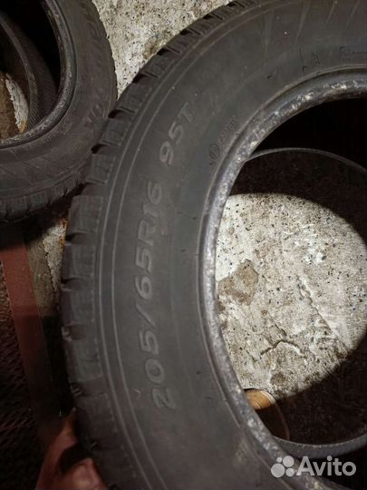 Hankook Winter I'Pike 205/65 R16