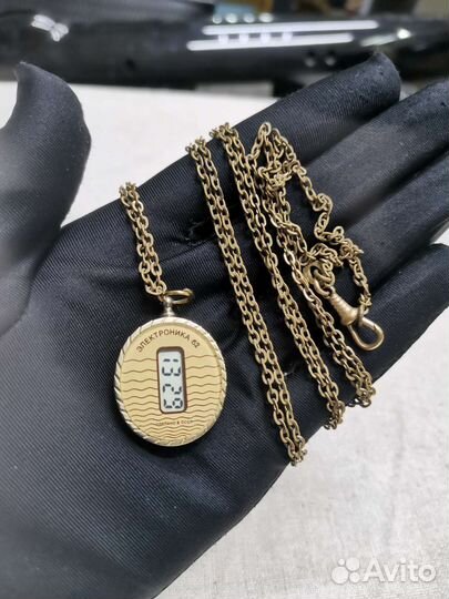 Часы кулон Электроника 62 СССР (Ч)