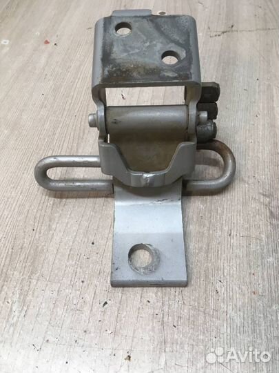 Б/У Петля двери передней левой нижняя Audi#002