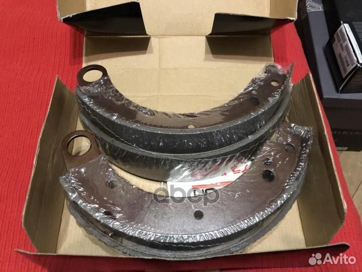 Колодки тормозные барабанные зад GF 235;BS