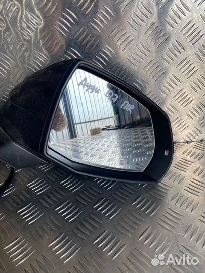 Зеркало заднего вида боковое правое Audi Q7 4M