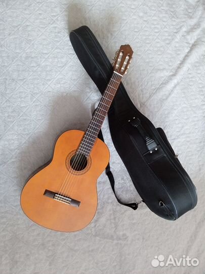 Классическая гитара Yamaha C40 + кофр