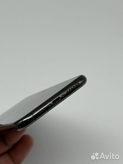 iPhone Xs, 64 ГБ