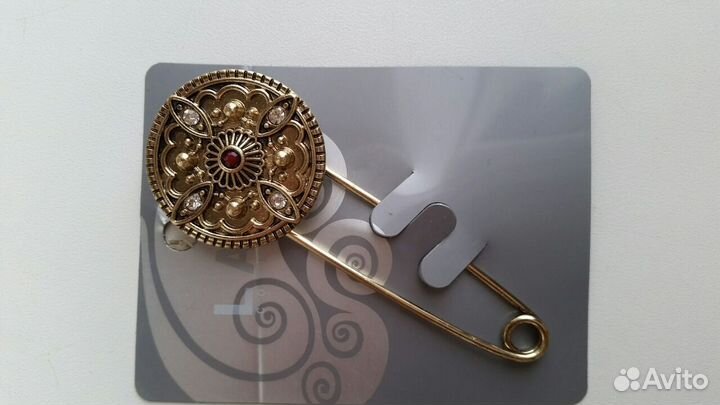 Булавка декор и брошь - буква Л или V