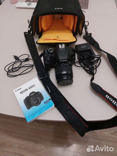 Зеркальный фотоаппарат Canon EOS 600d 18-55 III