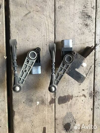 Датчик положения кузова Range Rover Sport 09-13