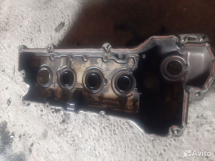 Клапанная крышка на Ниссан Примьера,Nissan Primera