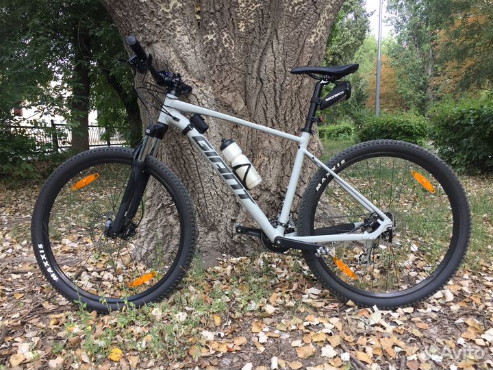 Велосипед Giant 29 колесо рама L