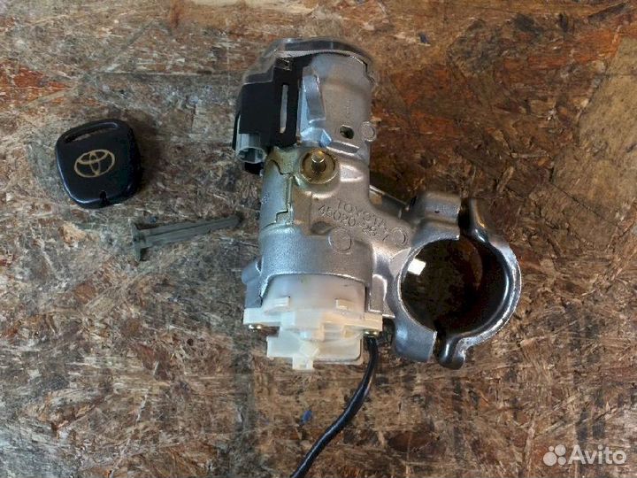 Замок зажигания 45280-28280 Toyota Estima Noah Vox