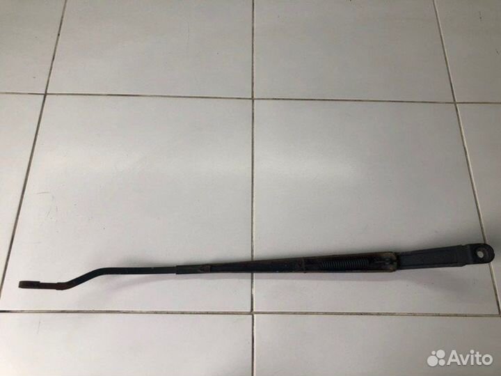 Поводок стеклоочистителя передний правый Hyundai