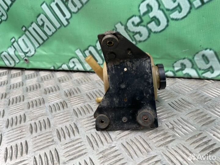 Бачок гур Nissan Primera P11 SR20 2.0 1996