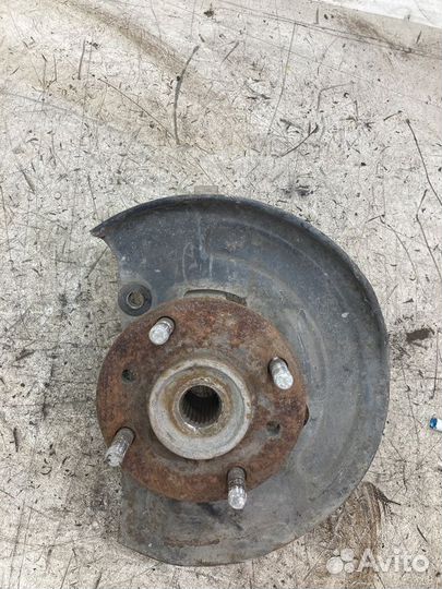 Кулак поворотный передний левый Mitsubishi Chariot